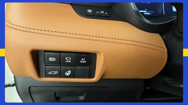 2023 Toyota Highlander Hybrid Platinum