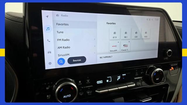2023 Toyota Highlander Hybrid Platinum