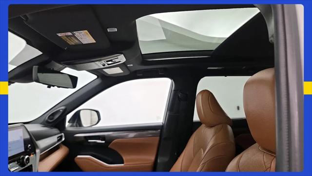 2023 Toyota Highlander Hybrid Platinum