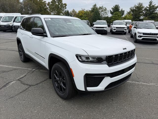 2027 Jeep Grand Cherokee GRAND CHEROKEE LAREDO ALTITUDE 4X4