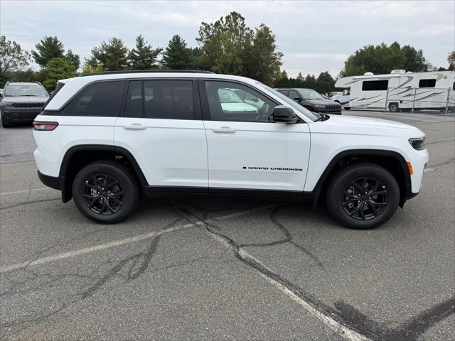 2027 Jeep Grand Cherokee GRAND CHEROKEE LAREDO ALTITUDE 4X4