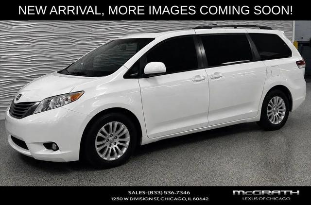 2014 Toyota Sienna XLE V6 8 Passenger for sale in Chicago, IL