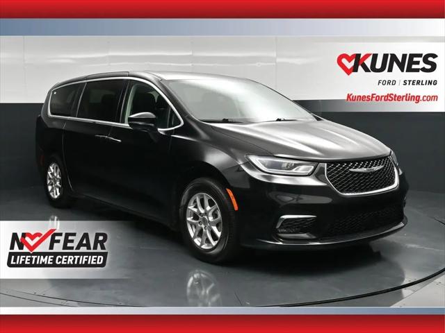 2024 Chrysler Pacifica Touring L for sale in Sterling, IL
