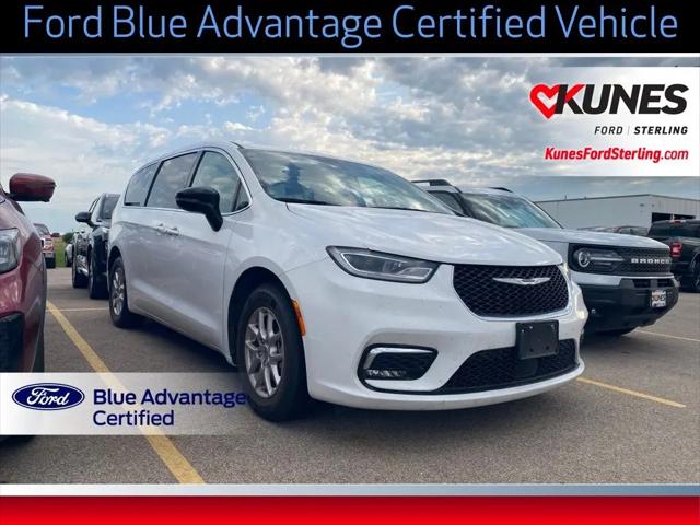 2024 Chrysler Pacifica Touring L for sale in Sterling, IL