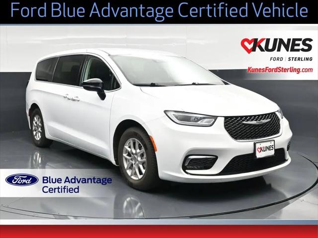 2024 Chrysler Pacifica Touring L for sale in Sterling, IL