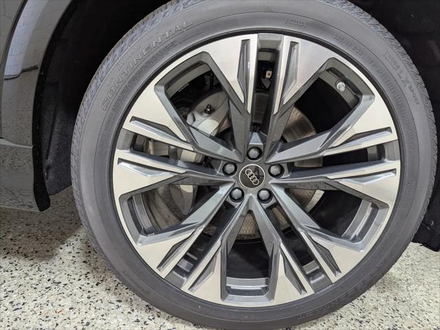 2027 Audi Q8 Prestige Plus 55 TFSI quattro Tiptronic