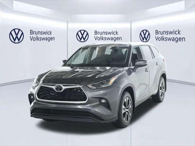 2023 Toyota Highlander XLE for sale in Brunswick, OH