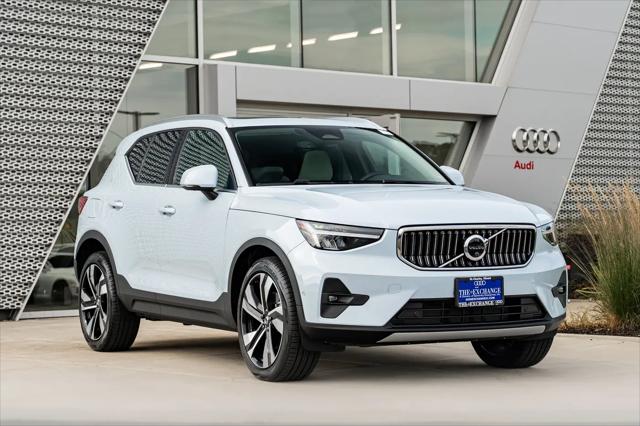 2024 Volvo XC40 B5 Plus Bright Theme for sale in St. Charles, IL