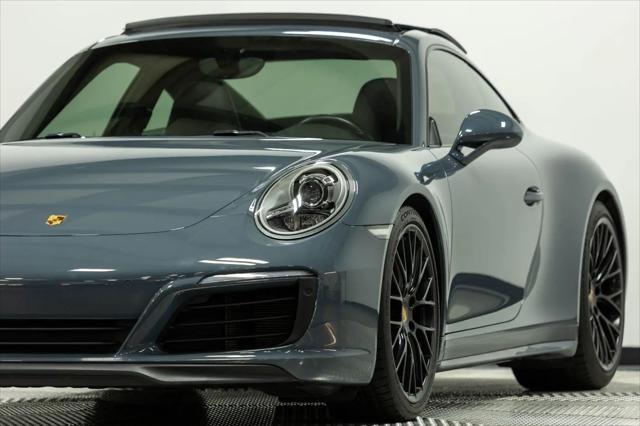 2017 Porsche 911 Carrera 4S