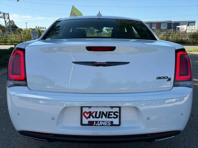 2023 Chrysler 300 300S