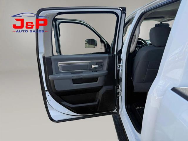 2018 Ram 1500 SLT Crew Cab 4x4 57 Box