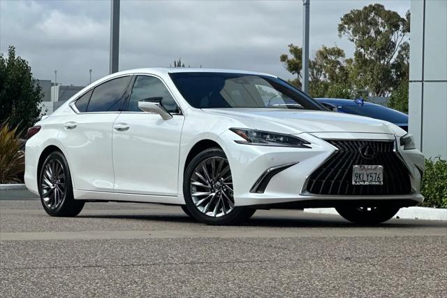 2024 Lexus ES 300h Luxury