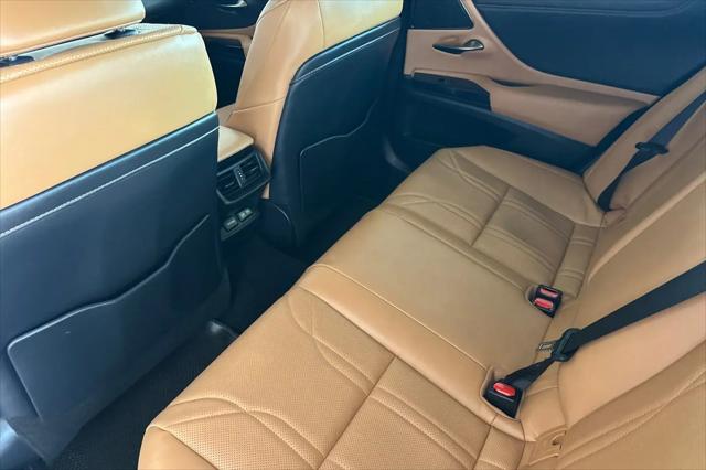 2024 Lexus ES 300h Luxury