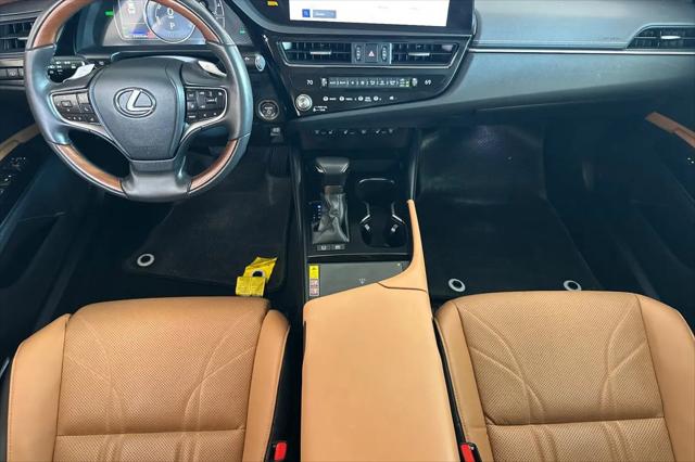 2024 Lexus ES 300h Luxury