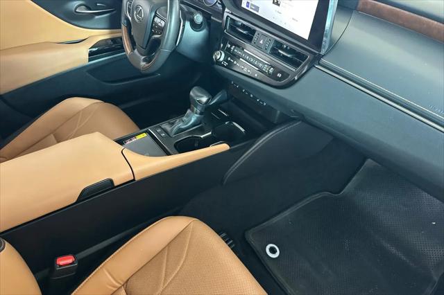 2024 Lexus ES 300h Luxury
