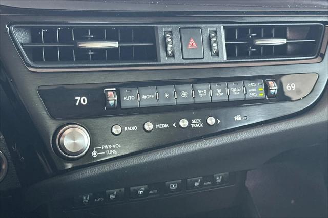 2024 Lexus ES 300h Luxury