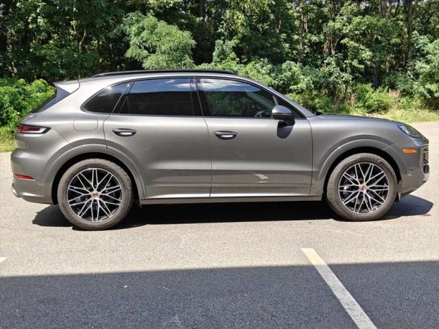 2025 Porsche Cayenne Base