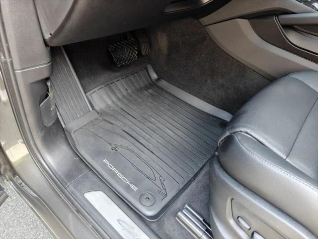 2025 Porsche Cayenne Base