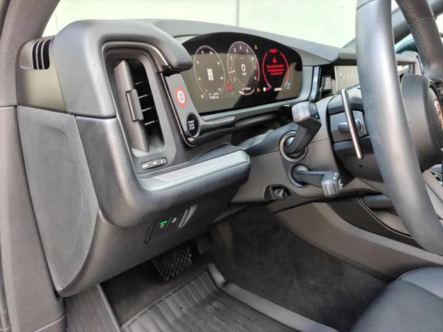 2025 Porsche Cayenne Base