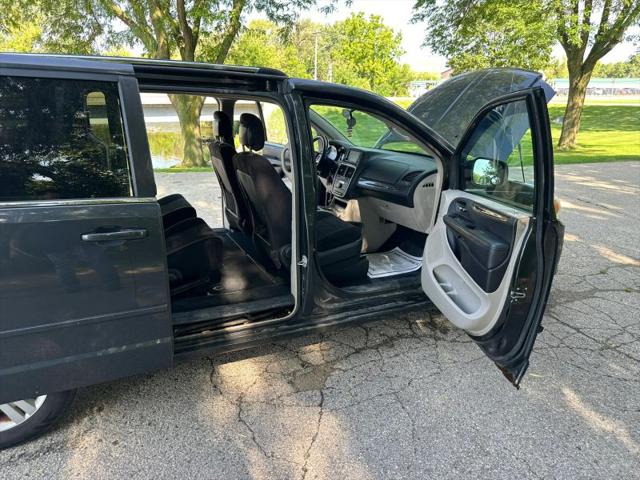 2011 Dodge Grand Caravan Crew