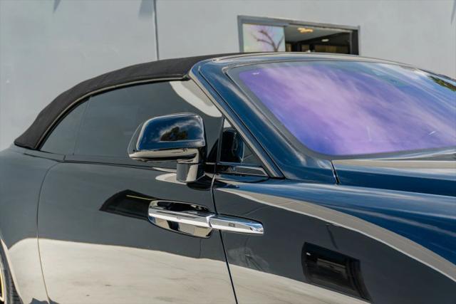 2018 Rolls-Royce Dawn Base