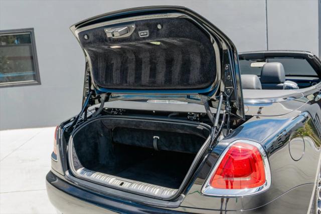 2018 Rolls-Royce Dawn Base
