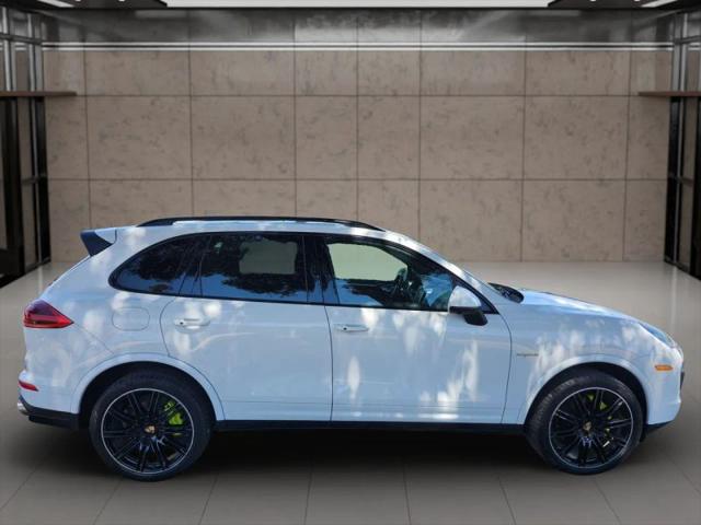 2017 Porsche Cayenne E-Hybrid S Platinum Edition