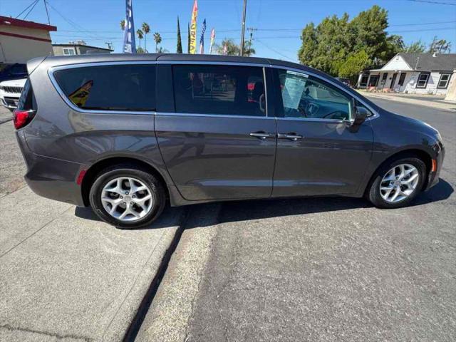 2017 Chrysler Pacifica Touring Plus