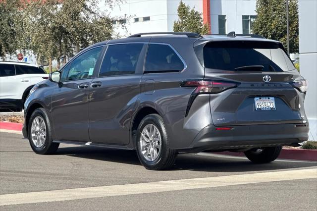 2025 Toyota Sienna XLE