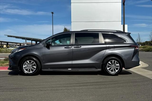 2025 Toyota Sienna XLE