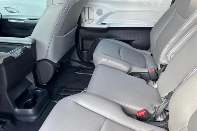 2025 Toyota Sienna XLE