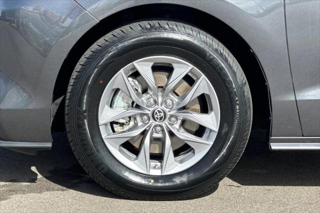2025 Toyota Sienna XLE