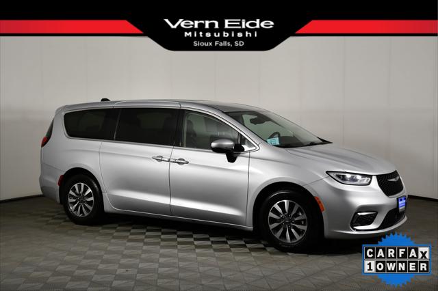 2023 Chrysler Pacifica Hybrid Touring L for sale in Sioux Falls, SD