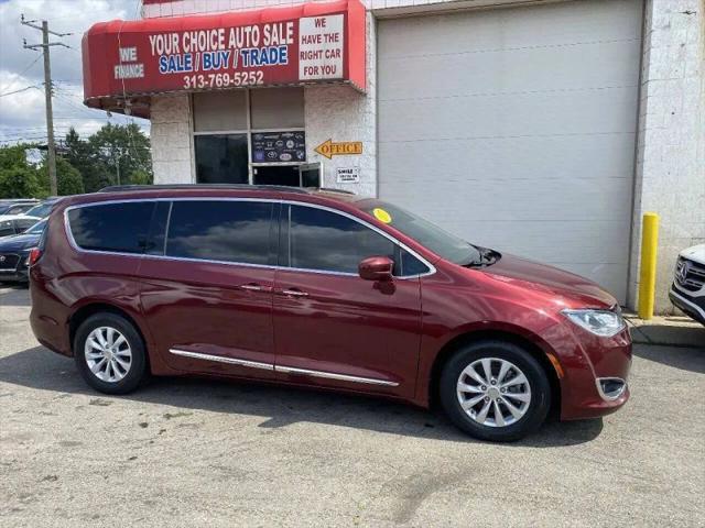 2017 Chrysler Pacifica Touring-L