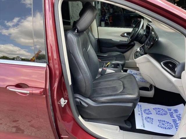 2017 Chrysler Pacifica Touring-L
