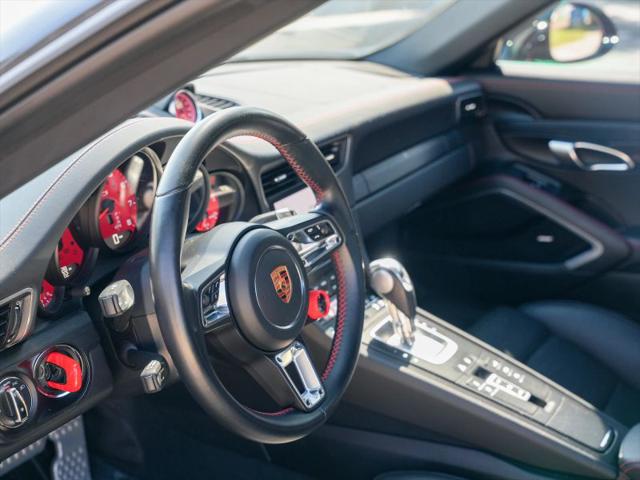 2018 Porsche 911 Carrera GTS