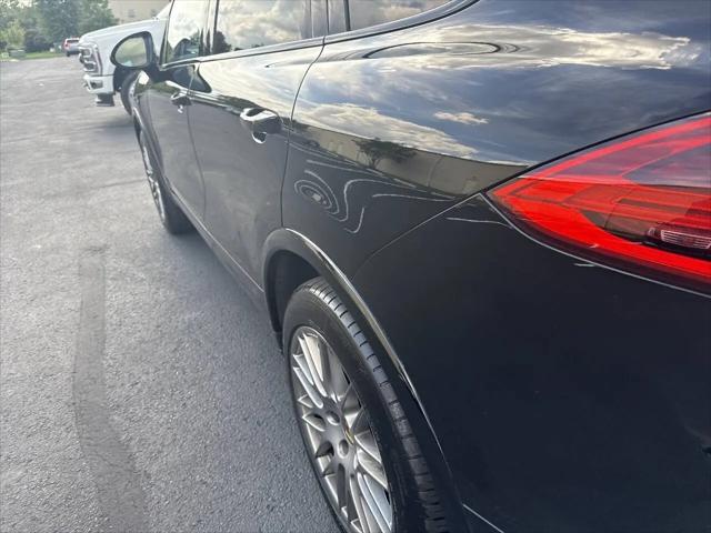 2017 Porsche Cayenne Platinum Edition