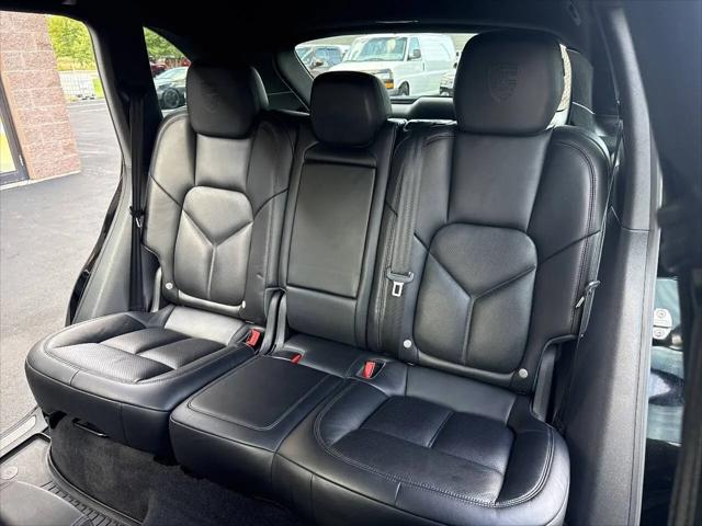 2017 Porsche Cayenne Platinum Edition