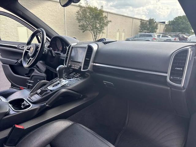 2017 Porsche Cayenne Platinum Edition