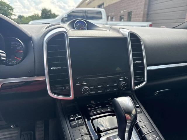 2017 Porsche Cayenne Platinum Edition