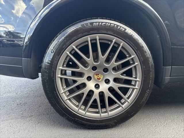 2017 Porsche Cayenne Platinum Edition