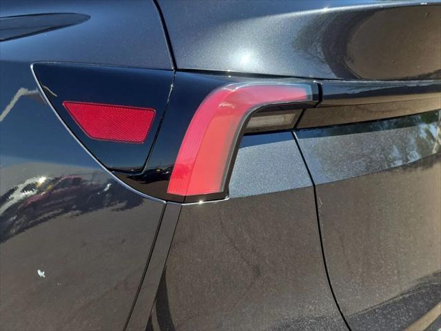 2026 Tesla Model Y Premium Rear-Wheel Drive
