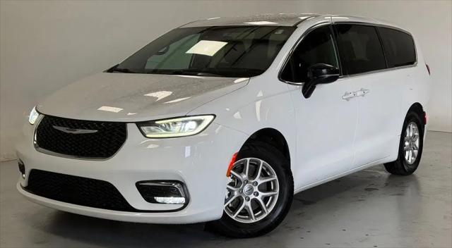 2024 Chrysler Pacifica Touring for sale in Aurora, IL