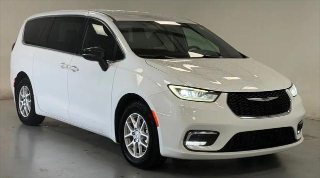 2024 Chrysler Pacifica Touring