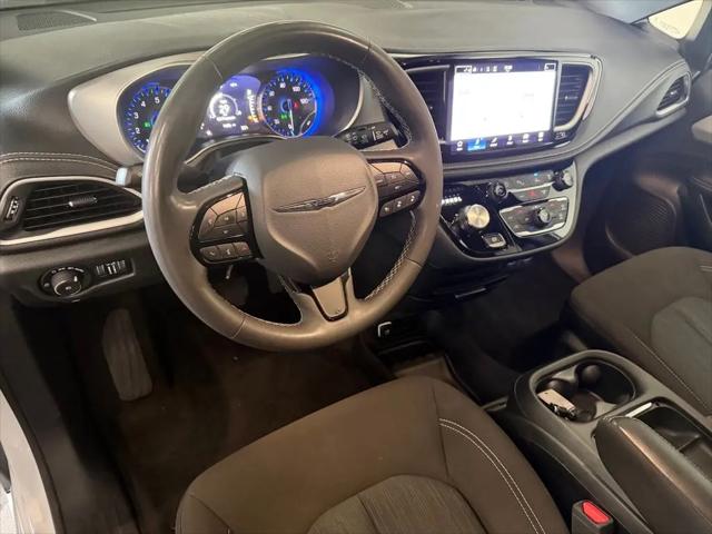2024 Chrysler Pacifica Touring