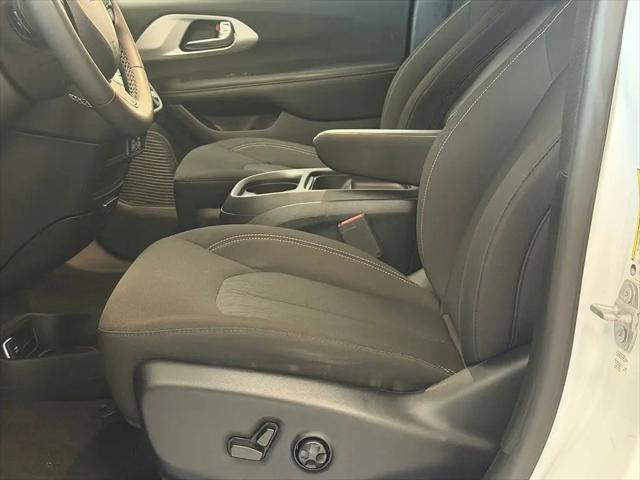 2024 Chrysler Pacifica Touring