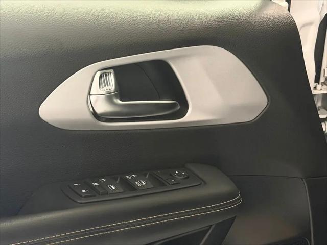 2024 Chrysler Pacifica Touring