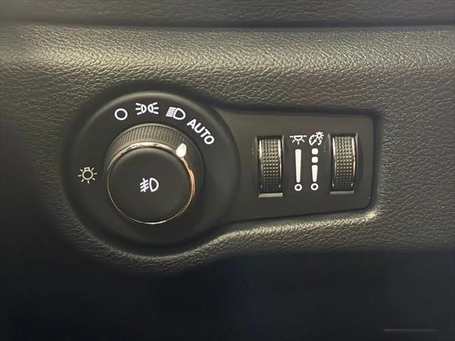2024 Chrysler Pacifica Touring