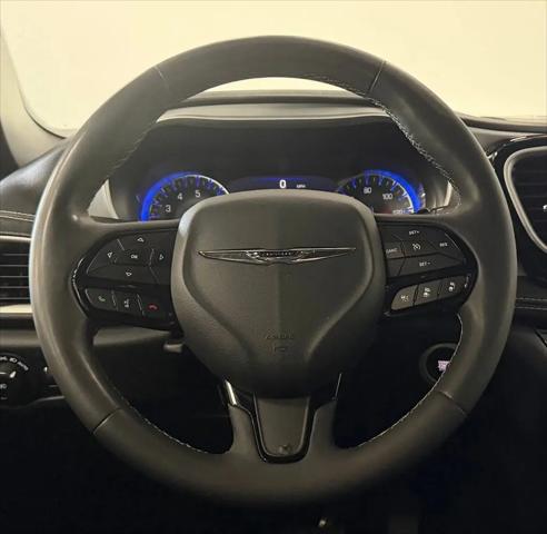 2024 Chrysler Pacifica Touring