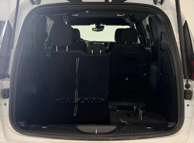 2024 Chrysler Pacifica Touring